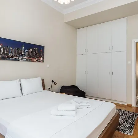 C.4 Red Rose #colony_central_apartment Tesalónica